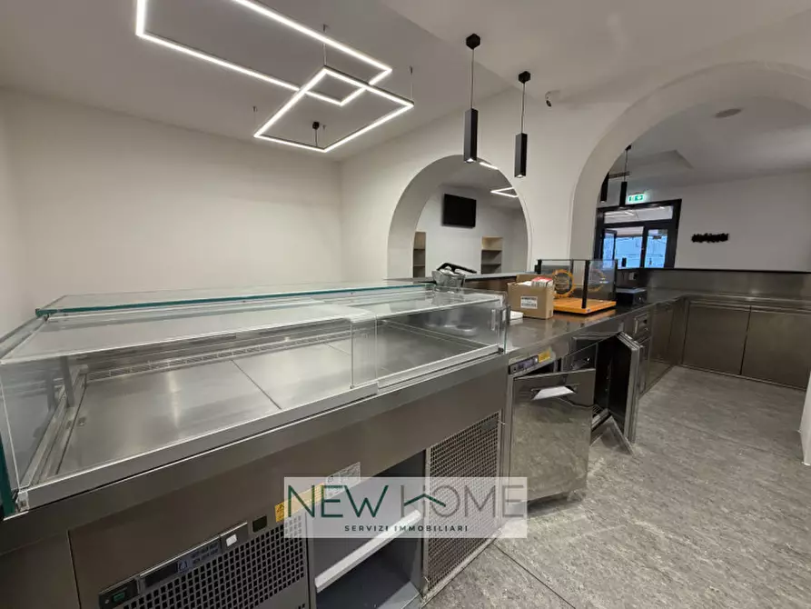 Immagine 12 di Attività commerciale in vendita  in Via del Perlar 50a a Verona