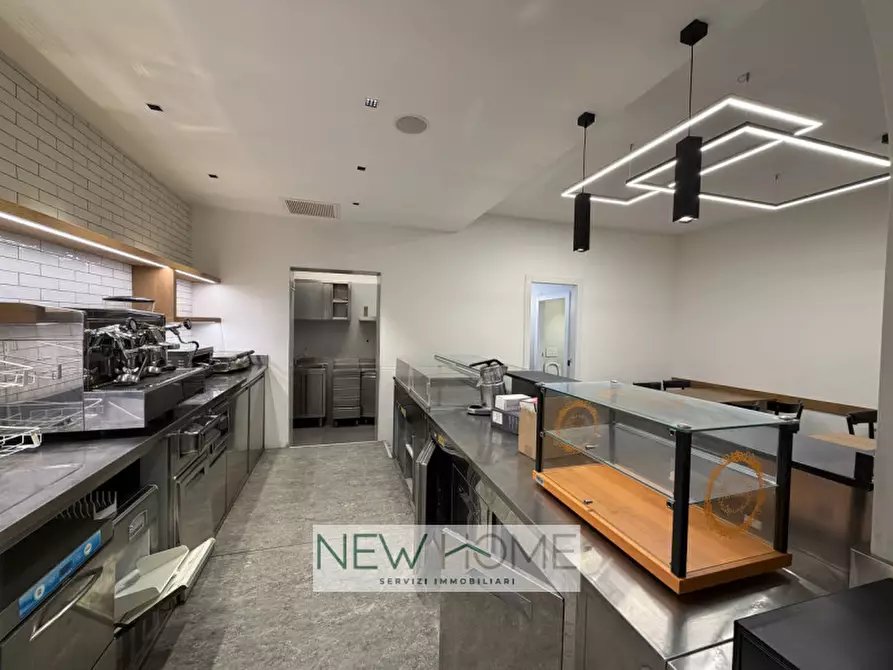 Immagine 15 di Attività commerciale in vendita  in Via del Perlar 50a a Verona