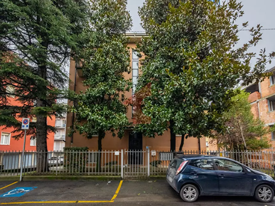 Immagine 1 di Appartamento in vendita  in Via Antonio Canova, 9 a Parma