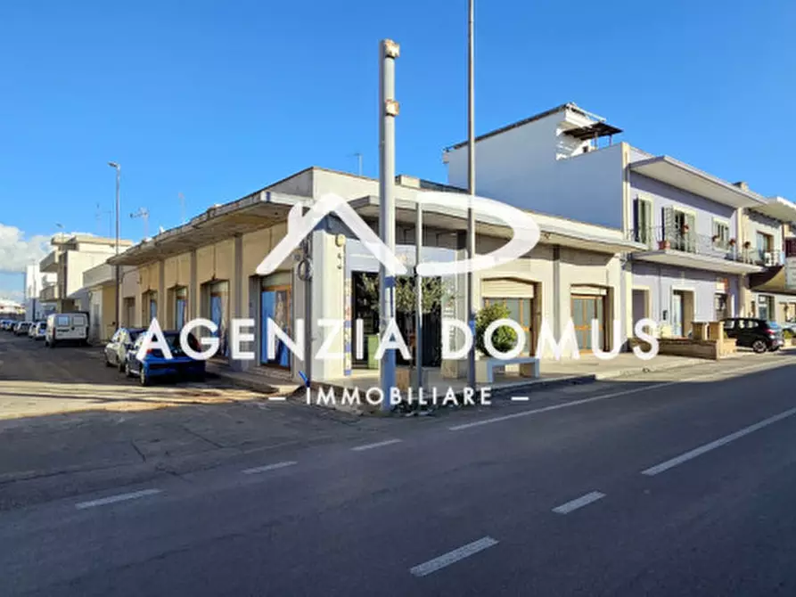 Immagine 2 di Negozio in vendita  in Via Regina Margherita 245 a Taviano