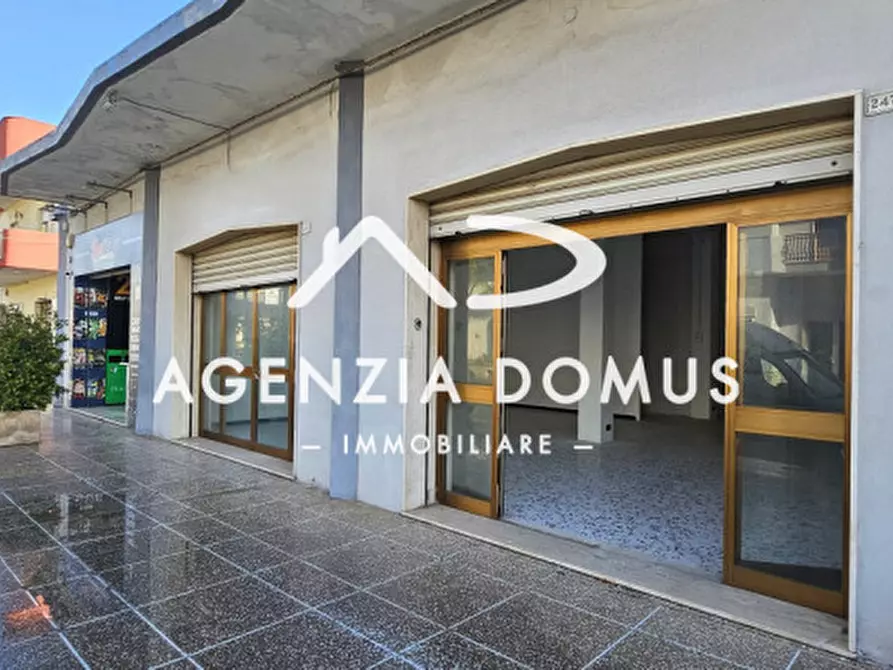 Immagine 3 di Negozio in vendita  in Via Regina Margherita 245 a Taviano
