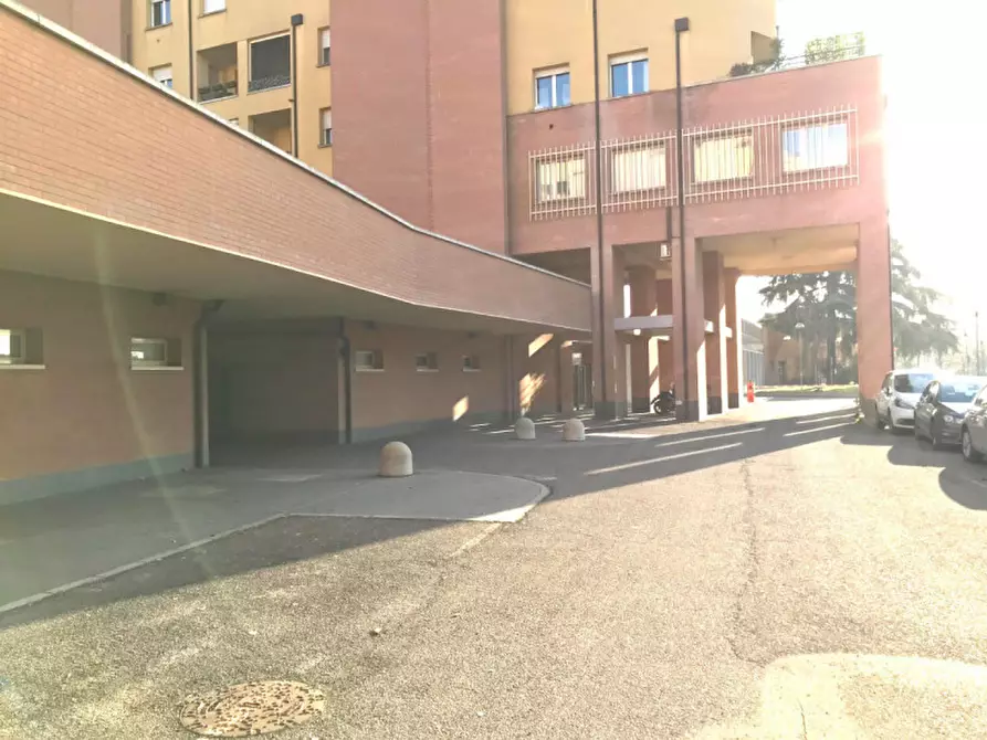 Immagine 4 di Garage in vendita  in via Sante Vincenzi a Bologna