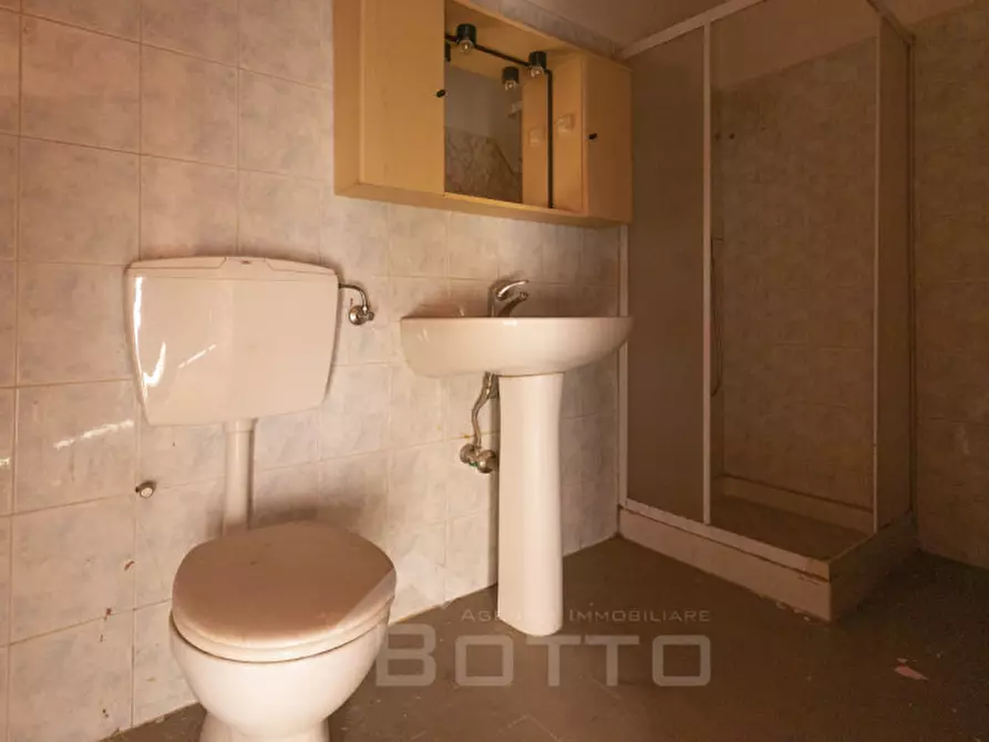 Immagine 17 di Villetta a schiera in vendita  in Corso Vercelli, 64 a Gattinara