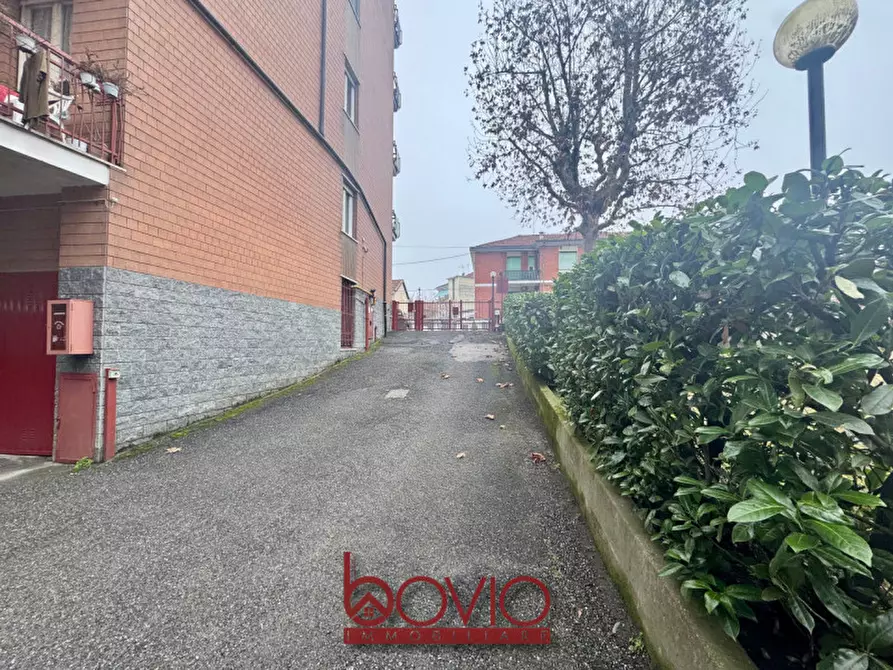 Immagine 15 di Garage in vendita  in via novara 2 a San Mauro Torinese