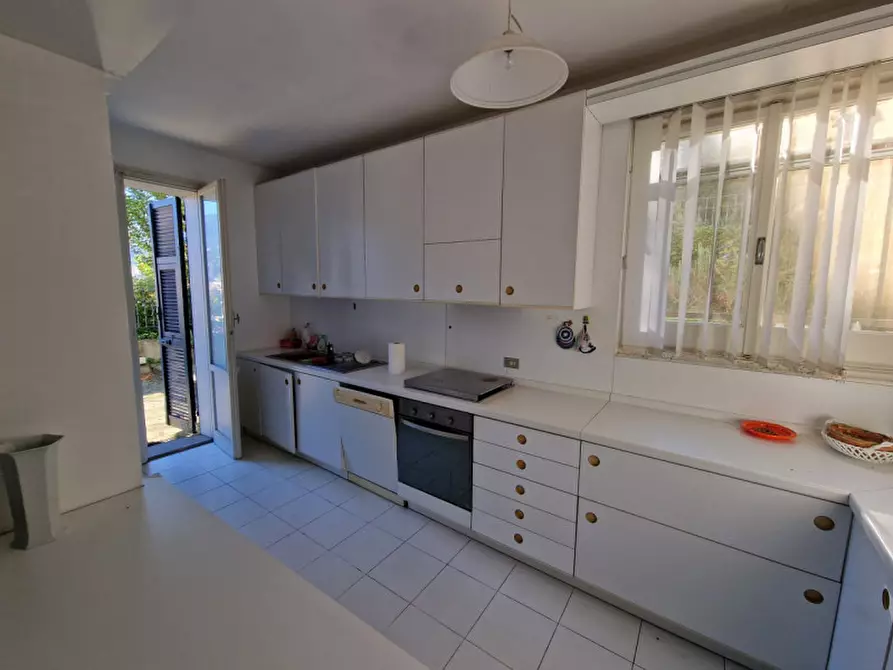 Immagine 39 di Villa in vendita  in Via Macera a Rapallo