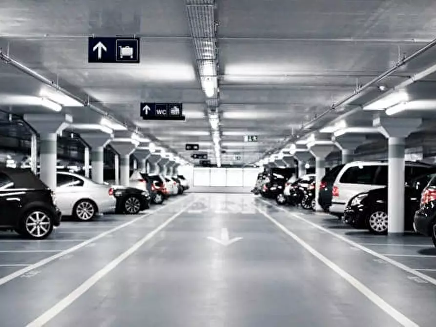 Immagine 3 di Posto auto in vendita  in Via Pier Paolo Vergerio a Padova