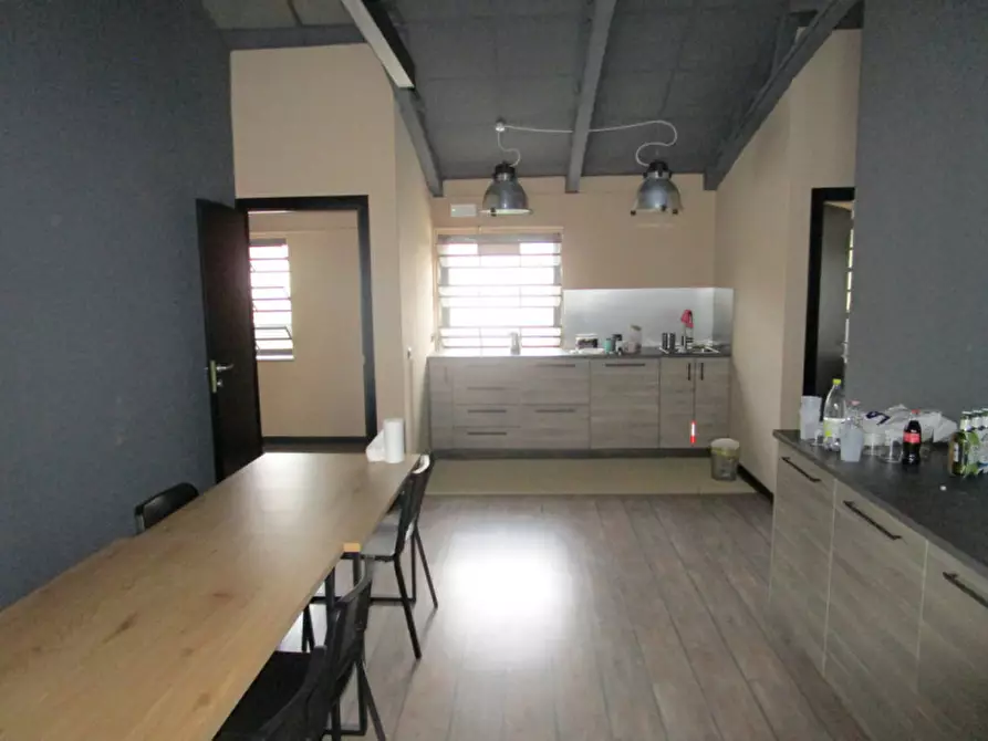 Immagine 9 di Laboratorio in affitto  in Via Giovanni Giolitti a Padova