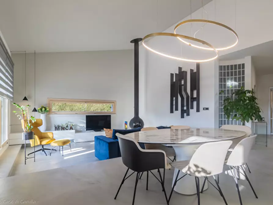 Immagine 1 di Villa in vendita  in via Arturo Toscanini a Villa Bartolomea