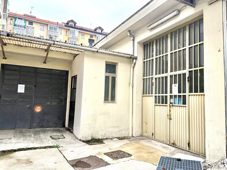 Immagine 2 di Capannone industriale in affitto  in Via Beinette 18 a Torino