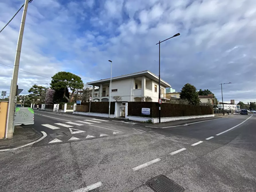 Immagine 3 di Casa indipendente in vendita  in Via Ospedale a Villafranca Di Verona