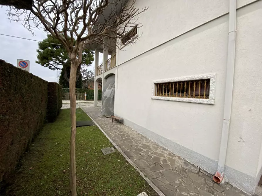 Immagine 4 di Casa indipendente in vendita  in Via Ospedale a Villafranca Di Verona