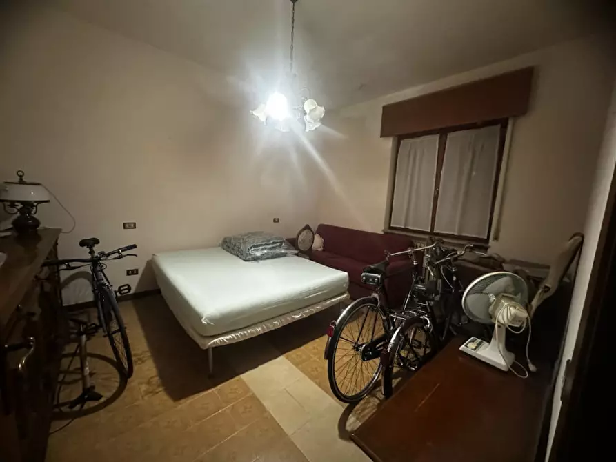 Immagine 14 di Casa indipendente in vendita  in Via Ospedale a Villafranca Di Verona