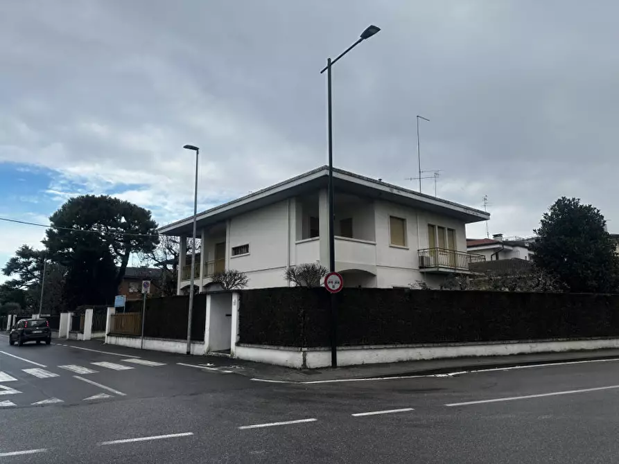 Immagine 17 di Casa indipendente in vendita  in Via Ospedale a Villafranca Di Verona