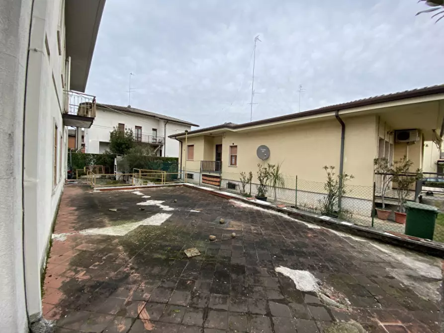 Immagine 18 di Casa indipendente in vendita  in Via Ospedale a Villafranca Di Verona