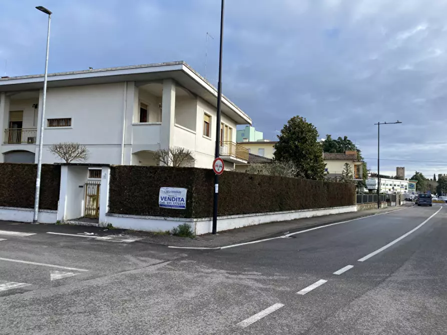 Immagine 20 di Casa indipendente in vendita  in Via Ospedale a Villafranca Di Verona