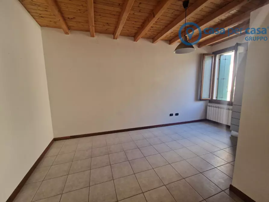 Immagine 2 di Appartamento in vendita  a Rovigo