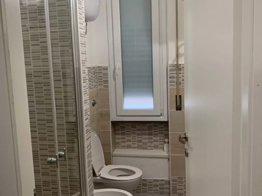 Immagine 7 di Negozio in vendita  in VIA CASENTINO a Firenze