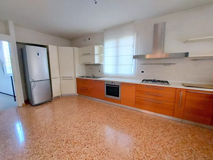 Immagine 7 di Villa in vendita  in VIA TIZIANO VECELLIO a Padova