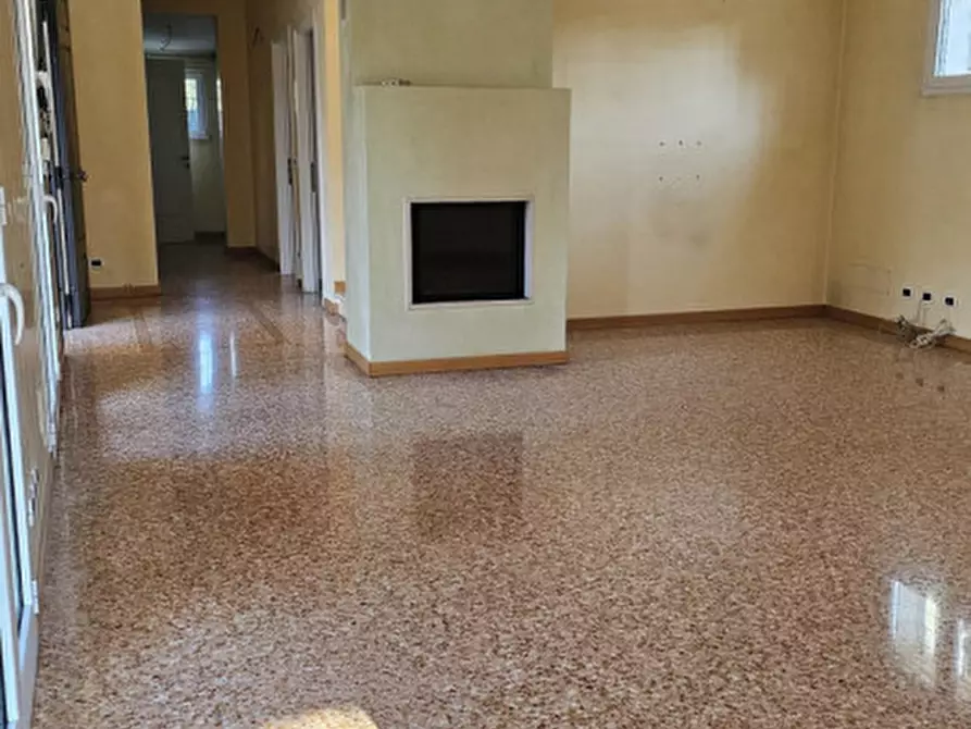 Immagine 8 di Villa in vendita  in VIA TIZIANO VECELLIO a Padova