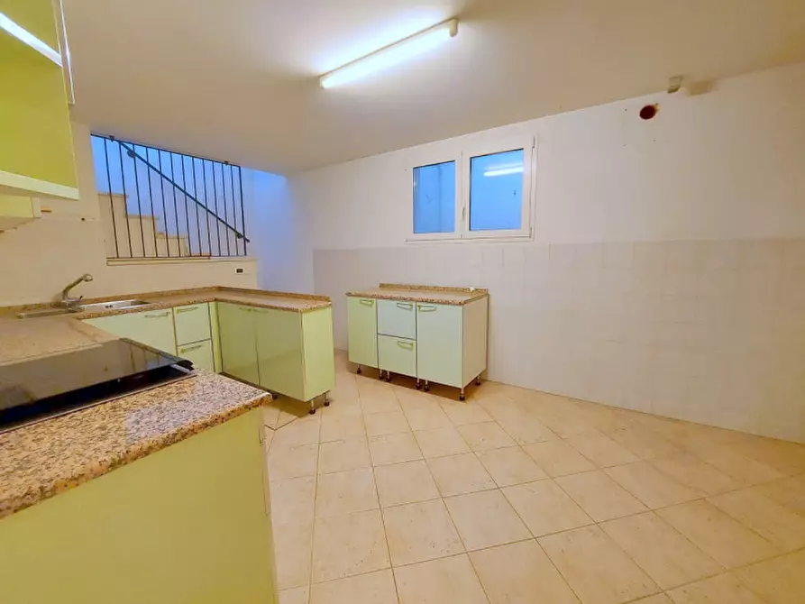 Immagine 11 di Villa in vendita  in VIA TIZIANO VECELLIO a Padova