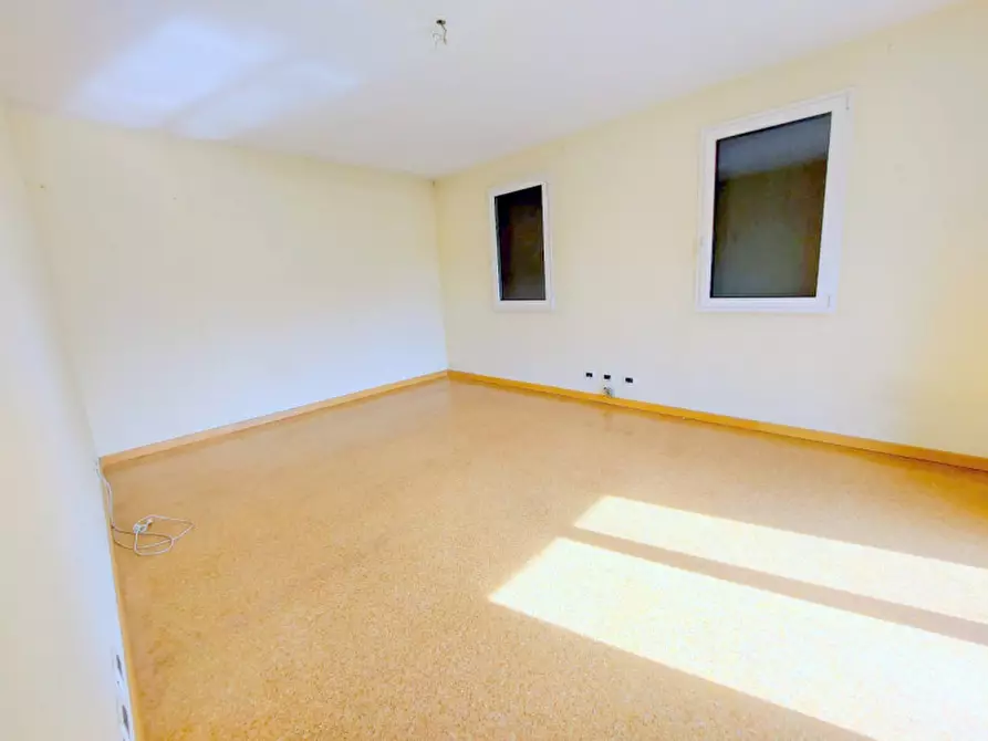 Immagine 22 di Villa in vendita  in VIA TIZIANO VECELLIO a Padova