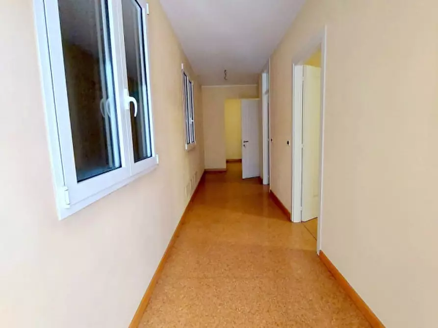 Immagine 25 di Villa in vendita  in VIA TIZIANO VECELLIO a Padova