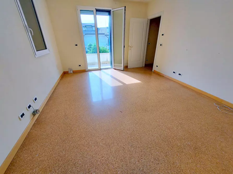 Immagine 27 di Villa in vendita  in VIA TIZIANO VECELLIO a Padova