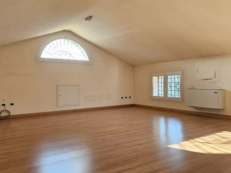 Immagine 38 di Villa in vendita  in VIA TIZIANO VECELLIO a Padova