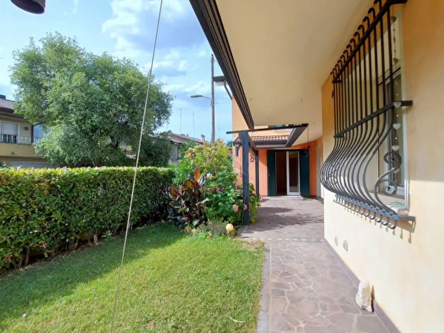 Immagine 42 di Villa in vendita  in VIA TIZIANO VECELLIO a Padova