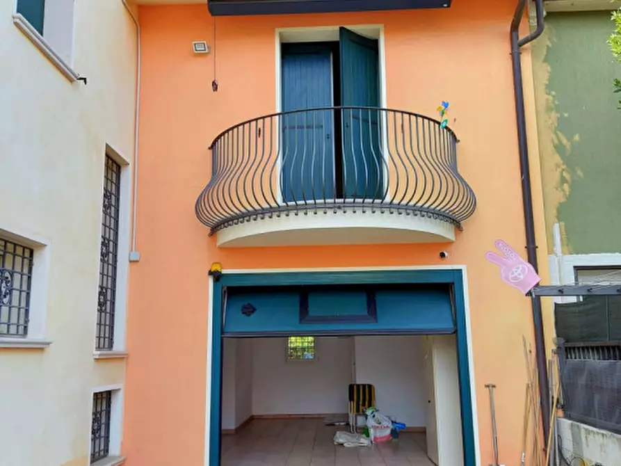 Immagine 48 di Villa in vendita  in VIA TIZIANO VECELLIO a Padova