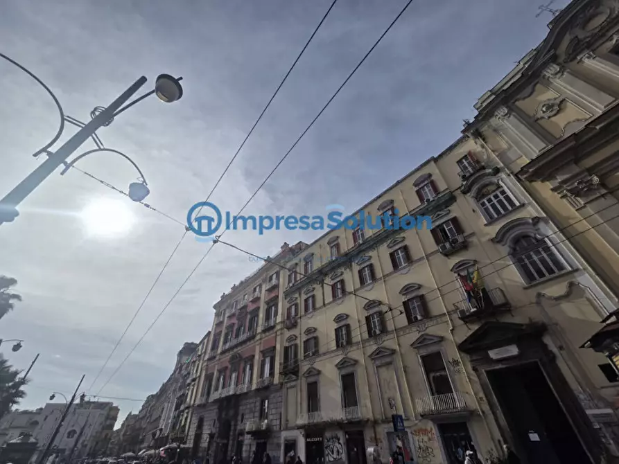 Immagine 1 di Negozio in affitto  in Piazza Dante a Napoli