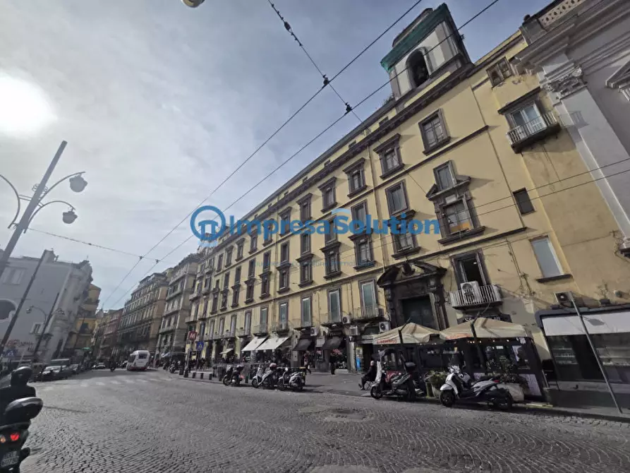 Immagine 6 di Negozio in affitto  in Piazza Dante a Napoli