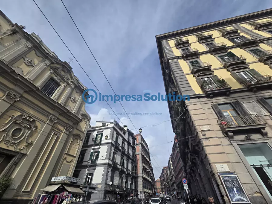 Immagine 8 di Negozio in affitto  in Piazza Dante a Napoli