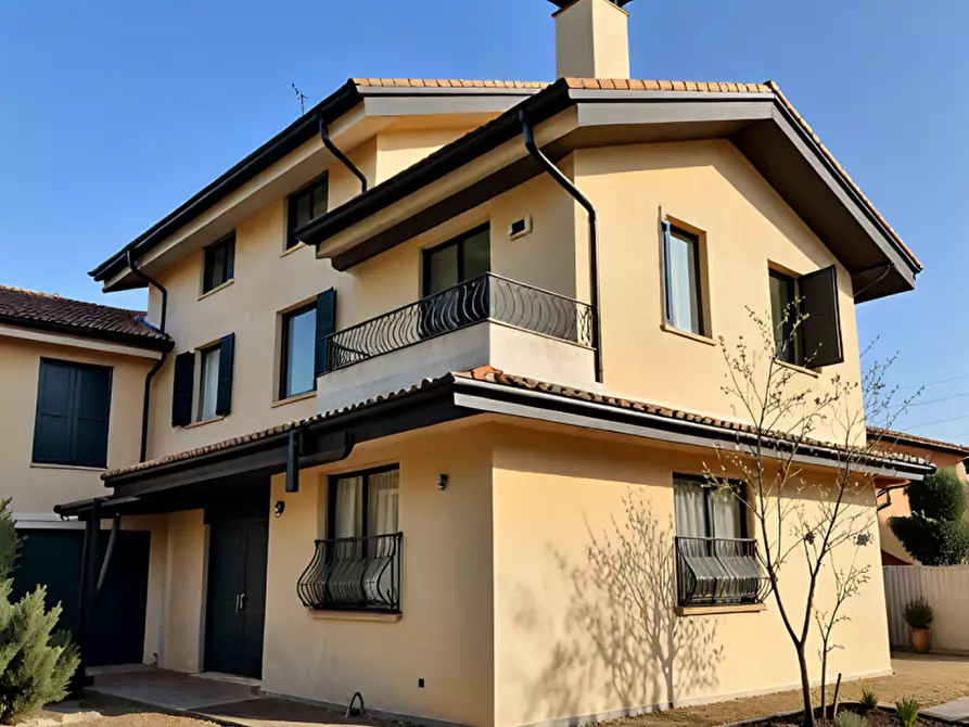 Immagine 1 di Casa indipendente in vendita  in Via Tiziano Vecellio a Padova