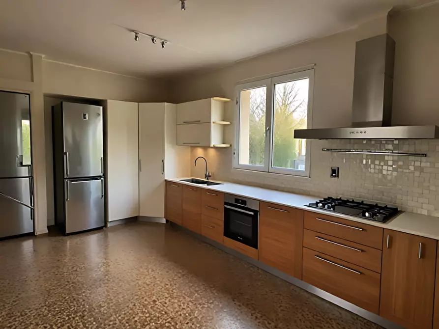 Immagine 1 di Casa indipendente in vendita  in Via Tiziano Vecellio a Padova