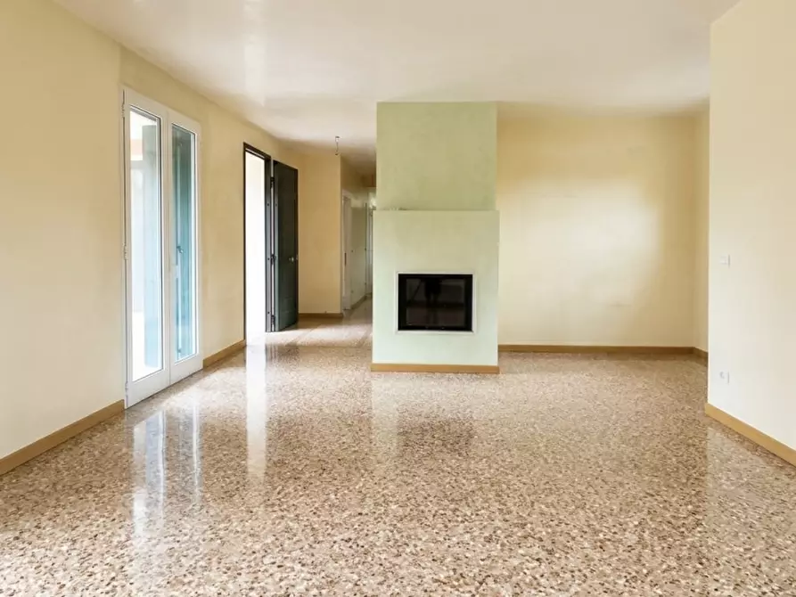 Immagine 1 di Casa indipendente in vendita  in Via Tiziano Vecellio a Padova