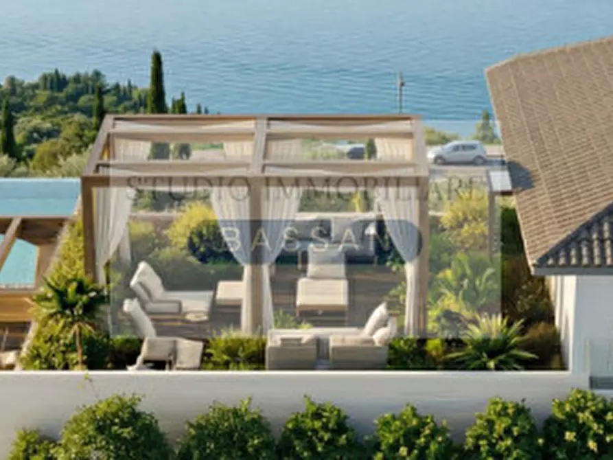 Immagine 3 di Villa in vendita  a Belgirate