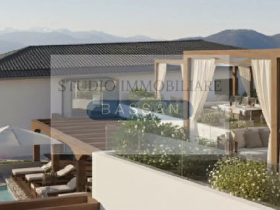 Immagine 4 di Villa in vendita  a Belgirate