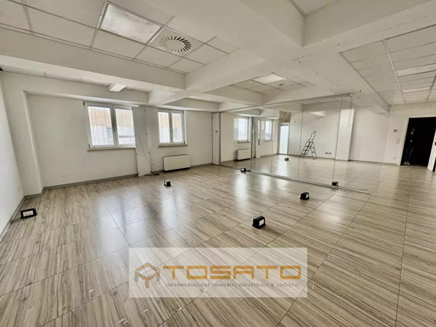 Immagine 3 di Capannone industriale in affitto  a Colognola Ai Colli