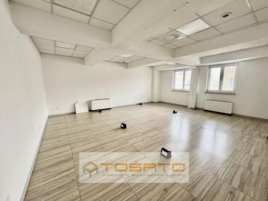 Immagine 5 di Capannone industriale in affitto  a Colognola Ai Colli