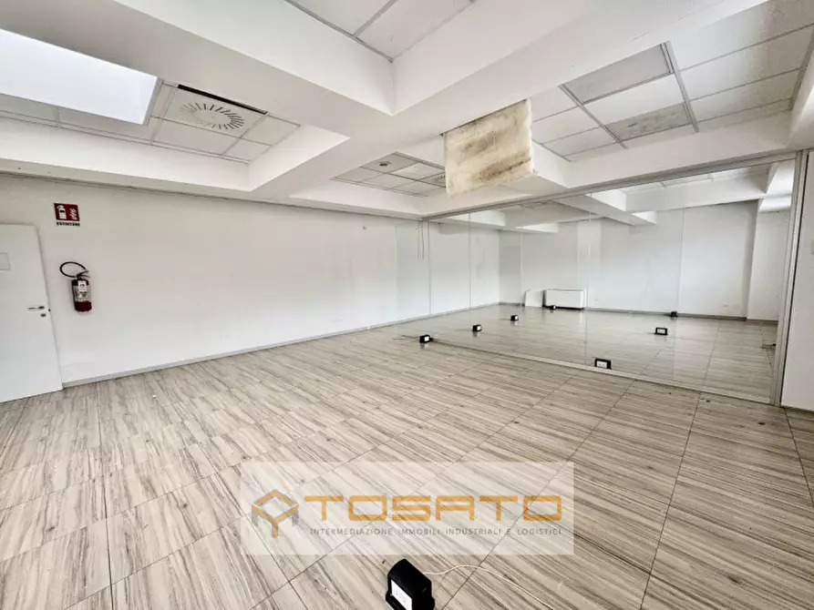 Immagine 6 di Capannone industriale in affitto  a Colognola Ai Colli