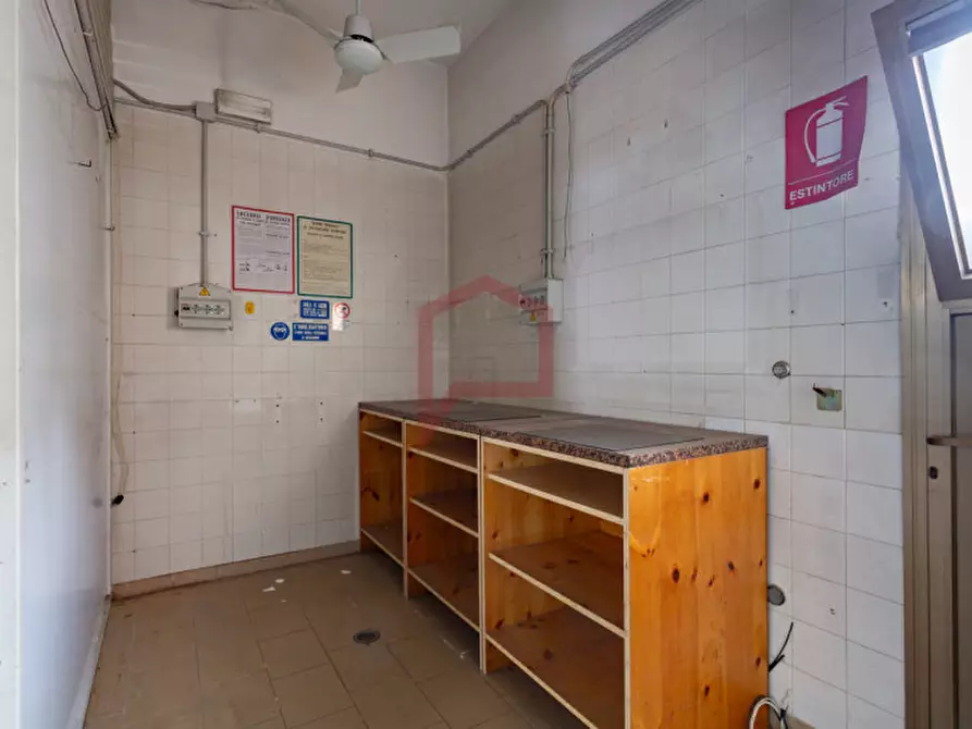 Immagine 7 di Negozio in vendita  in Mestre a Venezia