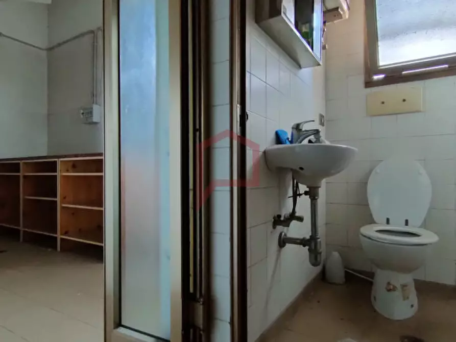 Immagine 10 di Negozio in vendita  in Mestre a Venezia