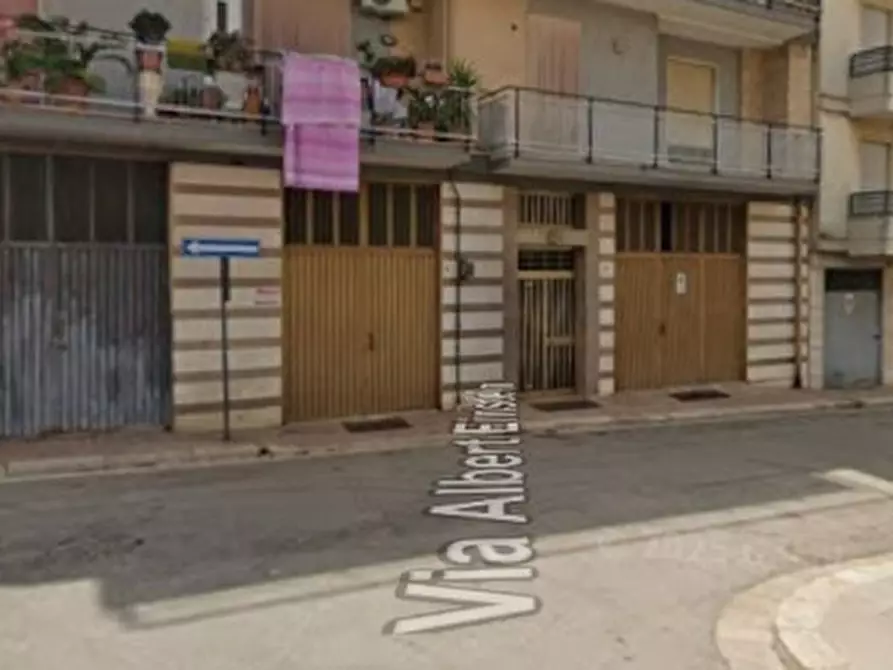Immagine 1 di Garage in vendita  in Via Albert Einstein a Andria