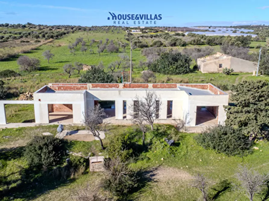 Immagine 12 di Villa in vendita  in contrada bimmisca a Noto