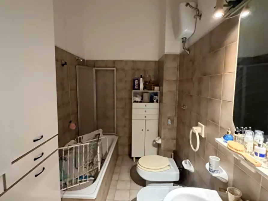 Immagine 17 di Appartamento in vendita  in Via Enrico Cialdini a Ancona