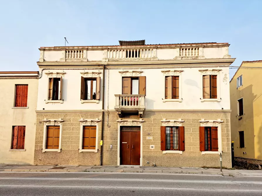 Immagine 1 di Appartamento in vendita  in VIA CANEVEDO a Este