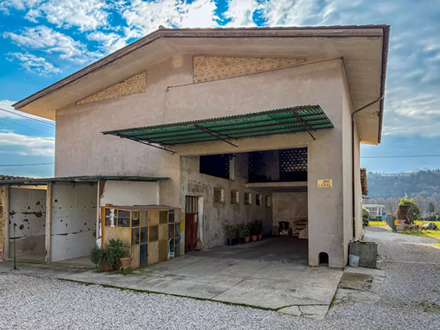 Immagine 3 di Casa indipendente in vendita  in Via Feltrina a Montebelluna