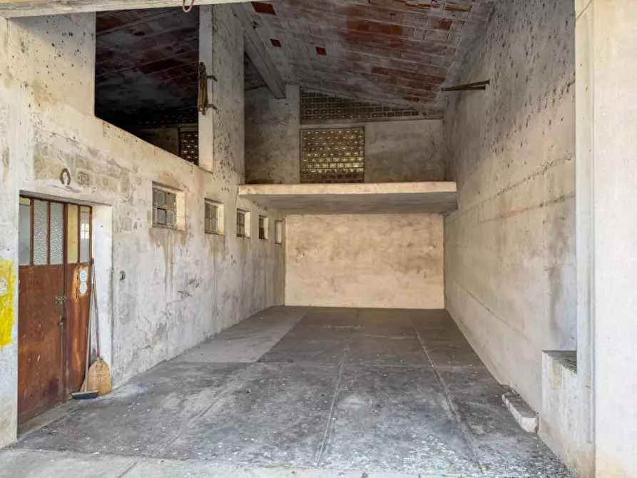 Immagine 8 di Casa indipendente in vendita  in Via Feltrina a Montebelluna