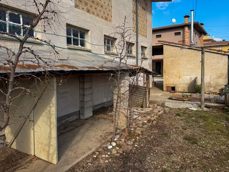 Immagine 20 di Casa indipendente in vendita  in Via Feltrina a Montebelluna